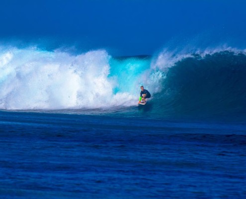 Surf in Fiji Frigates Pure